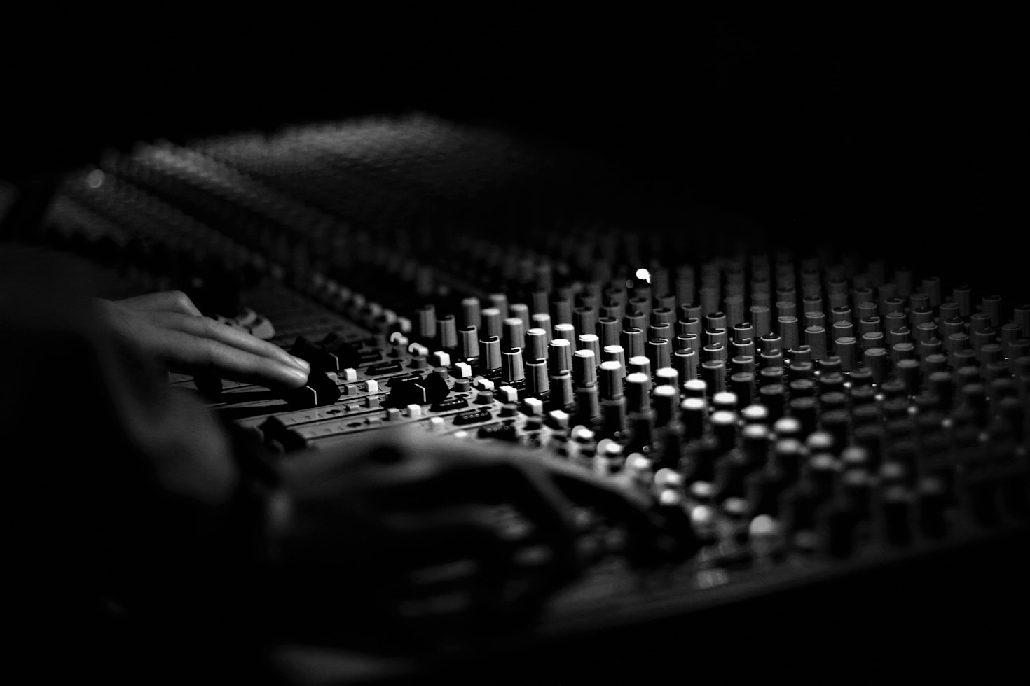 How to Create Professional Mixes at Home
